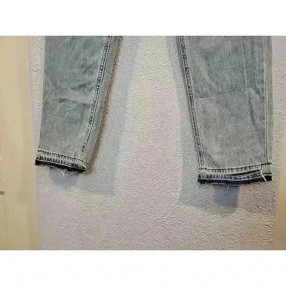 New Insane Gene Hi-Rise Girlfriend Raw Hem Distressed Jeans 9 / 28 - Picture 3 of 9